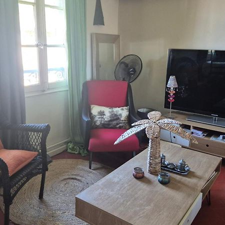 Un Nid Sur Les Toits Face Au Palais Des Papes Apartment Avignon Bagian luar foto