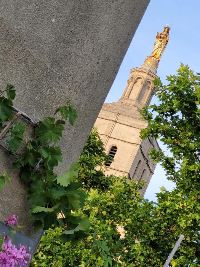 Un Nid Sur Les Toits Face Au Palais Des Papes Apartment Avignon Bagian luar foto